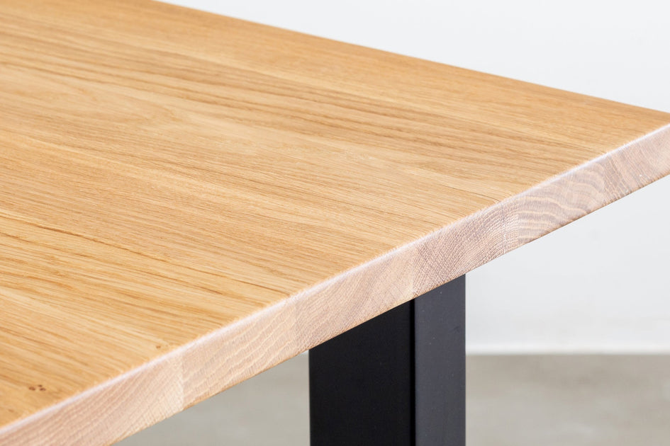 KanademonoWhiteOakTableBlackSq