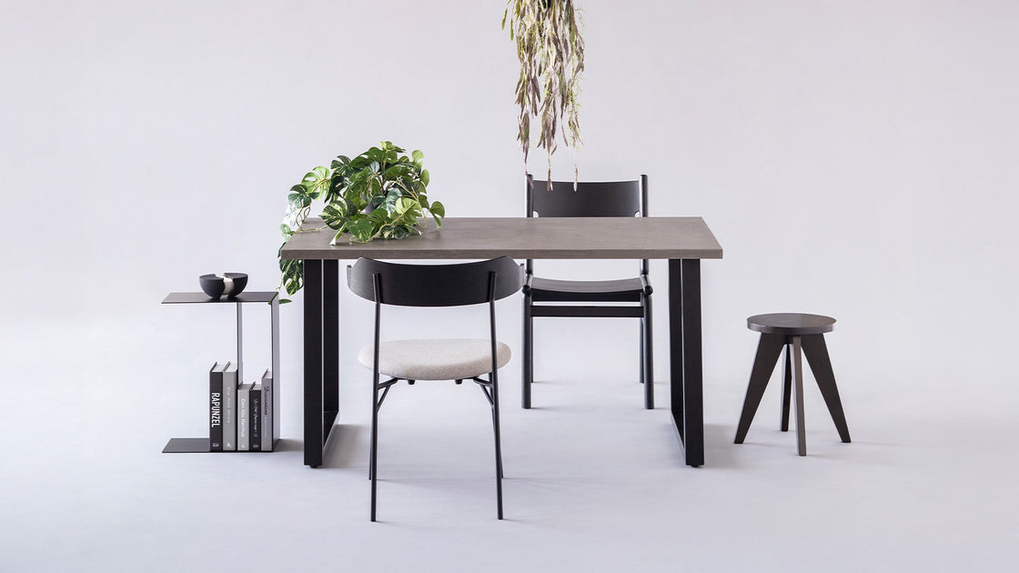 雰囲気を一新する凛としたダイニングスペース – KANADEMONO