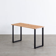 かなでものの杉無垢材とマットブラックのレクタングル鉄脚を使用したシンプルモダンなデザインのテーブル
