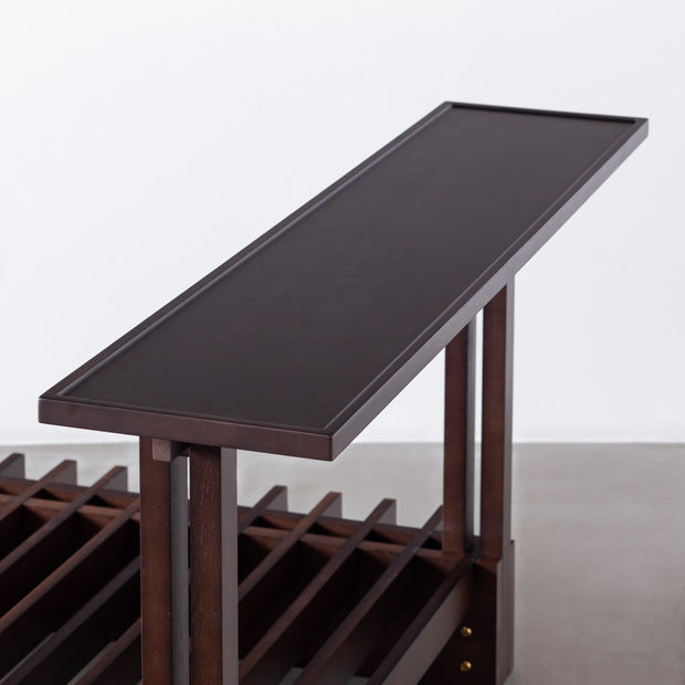 KOTAのSUNOKO BEDをカスタマイズするAdd-onシリーズのブラックブラウンカラーの木製ロングテーブル２