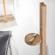 KOTAのSUNOKO BEDをカスタマイズするAdd-onシリーズのアッシュグレーカラーの木製ポール＋ミニ天板（使用例２）