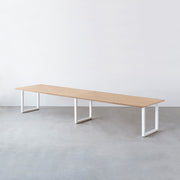 Kanademonoのラバーウッド アッシュグレー天板とホワイト脚を組み合わせたシンプルモダンな幅連結タイプの特大テーブル