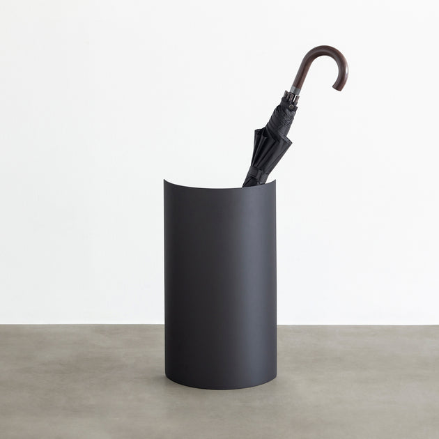 HalfMoon_UmbrellaStand_Gray_04