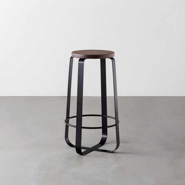 ブラックウォールナットの耳付きスツール THE STOOL / 無垢 ウォルナット × Black Steel High – KANADEMONO