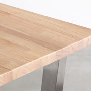 KANADEMONOの配線孔BROCK&TRAY付きのラバーウッド材アッシュグレー天板とトラぺゾイド型ステンレス脚を組み合わせたテーブル（天板）