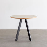 かなでもののファニチャーリノリウムの天板Mushroomとマットブラックの4pinアイアン脚を組み合わせたすっきりとしたデザインのカフェテーブル2
