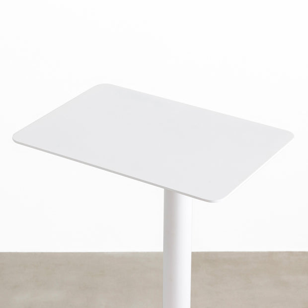 自由に高さを変えられる、シンプルでミニマルなホワイト昇降サイドテーブル（天板）