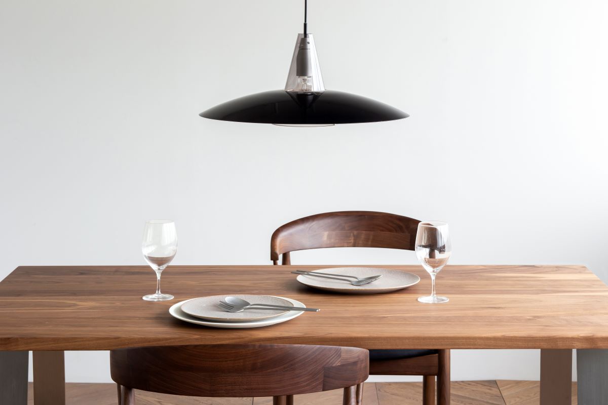 Gemone Luxury Table