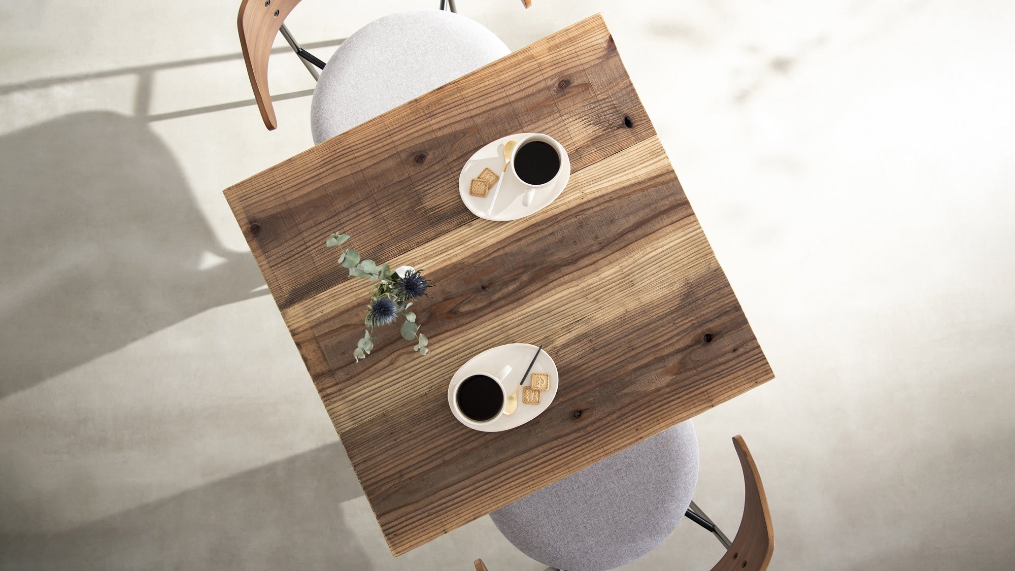 VINTAGE STYLE CAFE TABLE – KANADEMONO