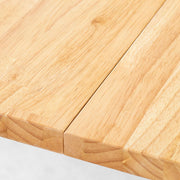 Kanademonoのラバーウッドナチュラル天板と角柱ステンレス脚５本を組み合わせたシンプルモダンな大型テーブル（天板連結部分）