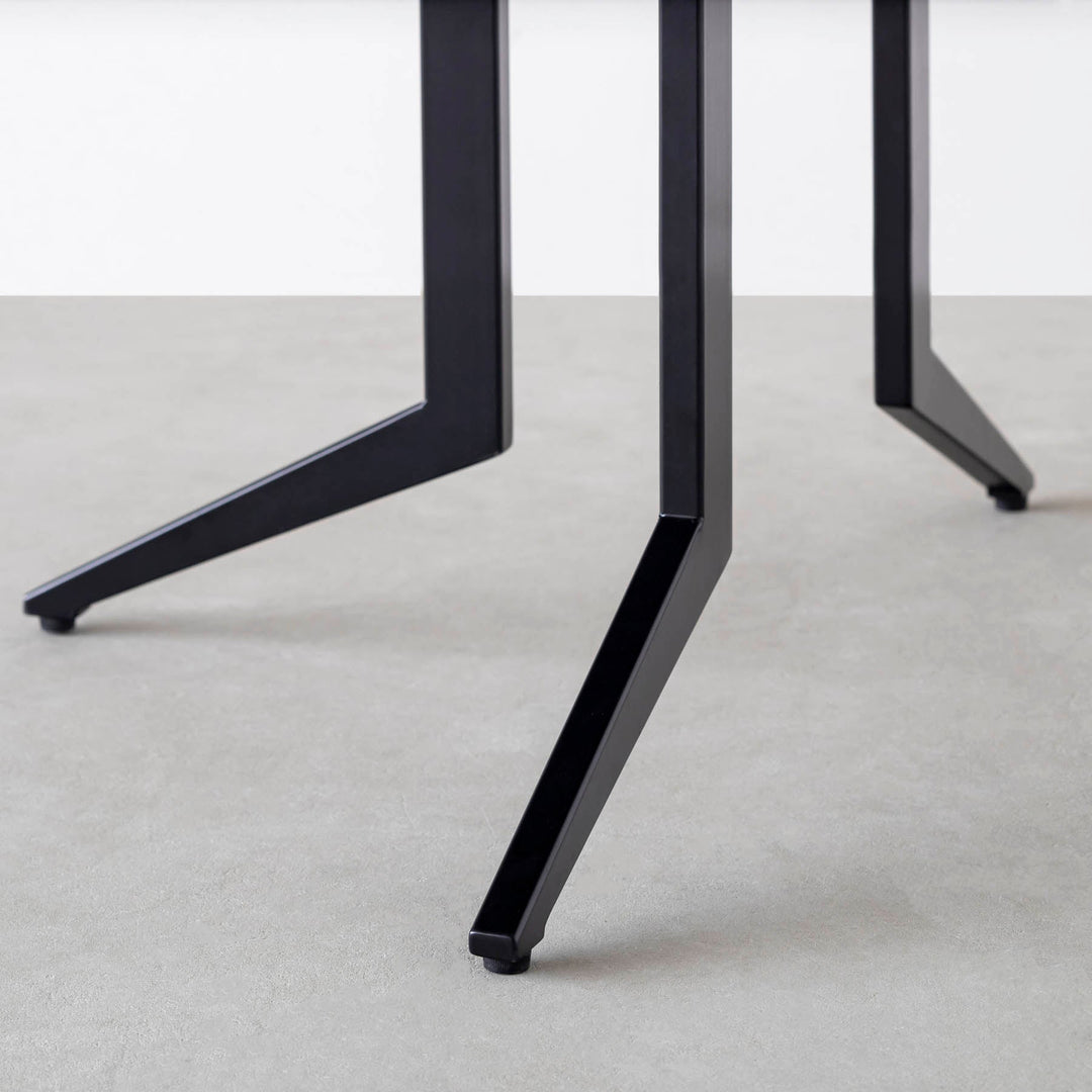 THE CAFE TABLE / ラバーウッド Black Steel 4本脚 × ラウンド φ81