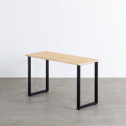 KANADEMONOのパイン材とマットブラックのレクタングル型の鉄脚を組み合わせたシンプルモダンなテーブル