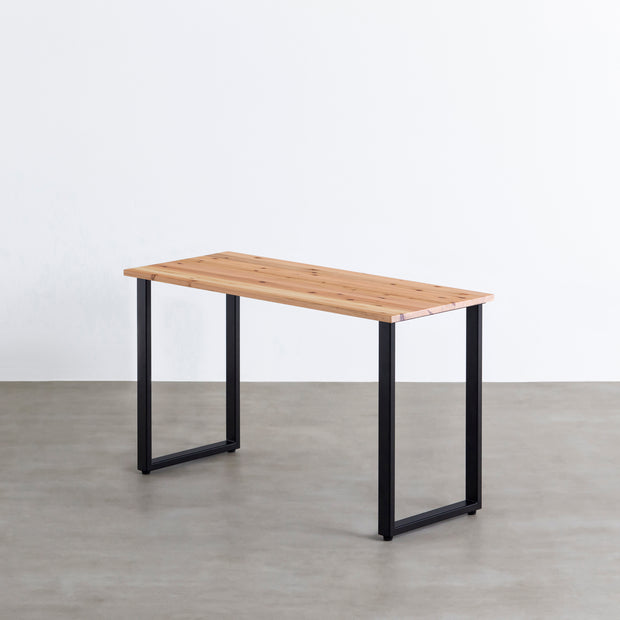 かなでものの杉無垢材とマットブラックのレクタングル鉄脚を使用したシンプルモダンなデザインのテーブル