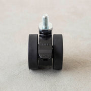 テーブル脚に取り付けられるキャスター