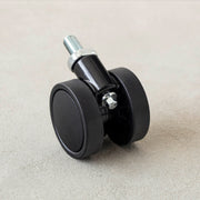 テーブル脚に取り付けられるキャスター