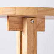 KOTAのSUNOKO BEDをカスタマイズするAdd-onシリーズのナチュラルカラーの木製サークルテーブル（天板組付け部分）