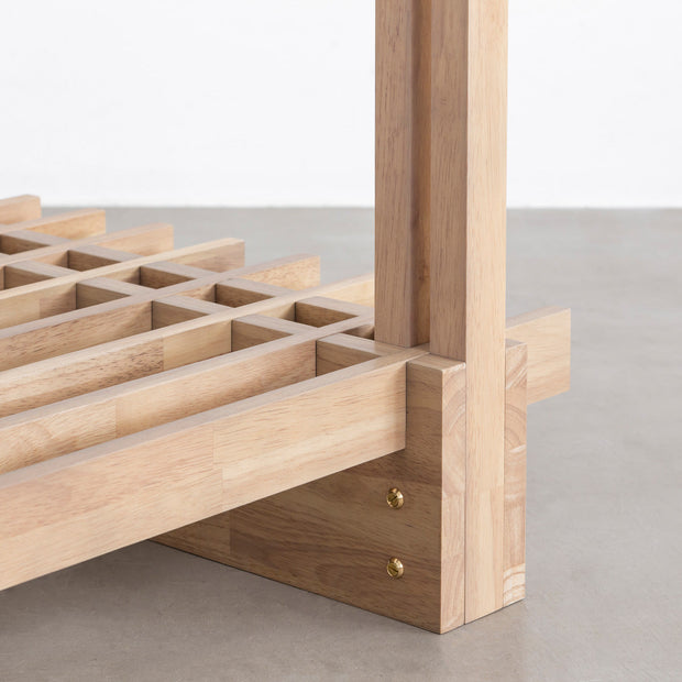 KOTAのSUNOKO BEDをカスタマイズするAdd-onシリーズのアッシュグレーカラーの木製ロングテーブル（ベッド組み付け部分）