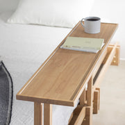 KOTAのSUNOKO BEDをカスタマイズするAdd-onシリーズのアッシュグレーカラーの木製ロングテーブル（使用例２）