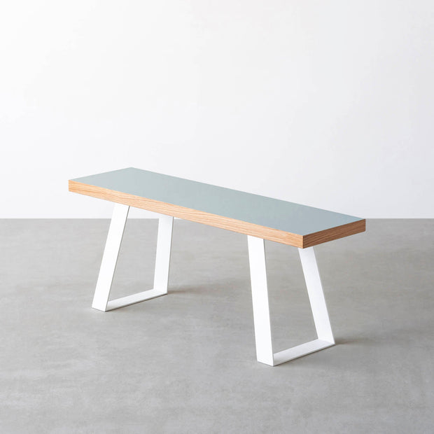 Kanademonoのリノリウムのベンチ