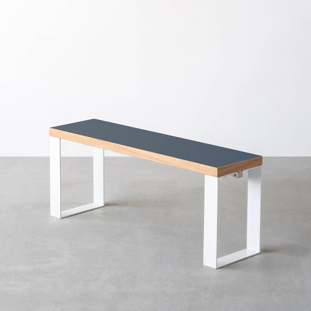 Kanademonoのリノリウムのベンチ