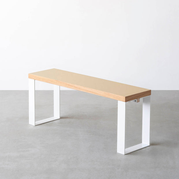 Kanademonoのリノリウムのベンチ