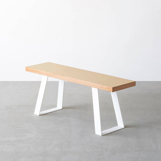 Kanademonoのリノリウムのベンチ