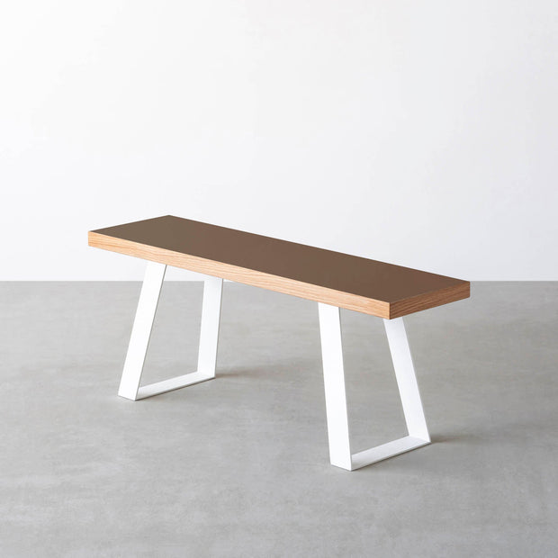 Kanademonoのリノリウムのベンチ