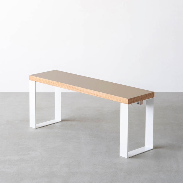 Kanademonoのリノリウムのベンチ