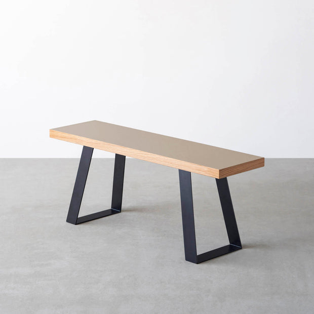 Kanademonoのリノリウムのベンチ