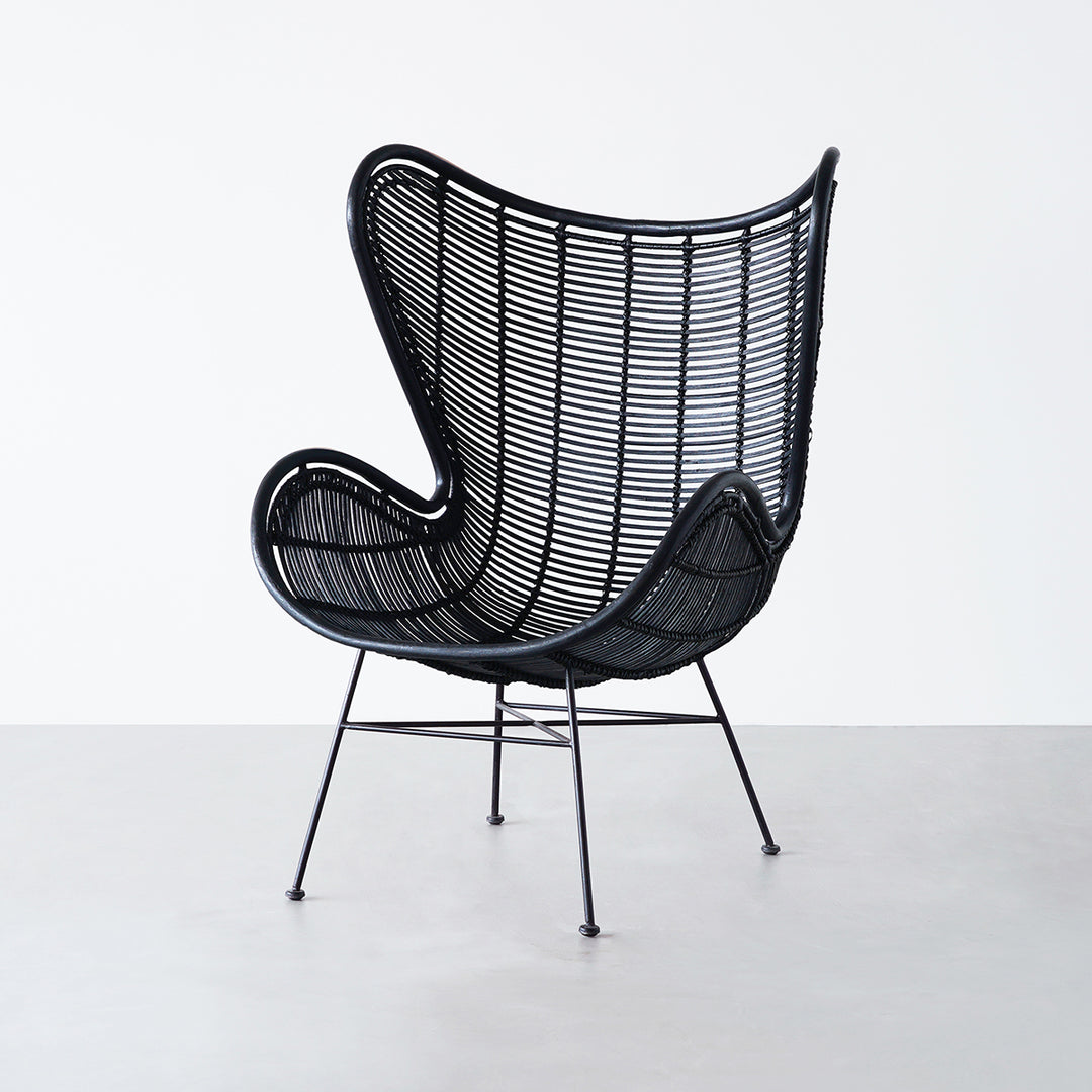 Rattan - Curve 包み込まれる ラタン素材のラウンジチェア – KANADEMONO