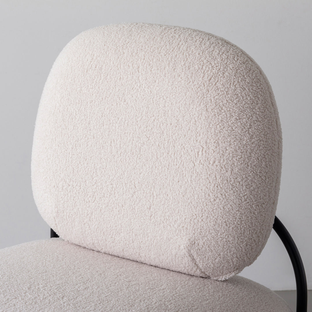 Fluffy - Cushion ブークレ生地の ラウンジチェア – KANADEMONO Fluffy - Cushion ブークレ生地の ラウンジチェア – KANADEMONO