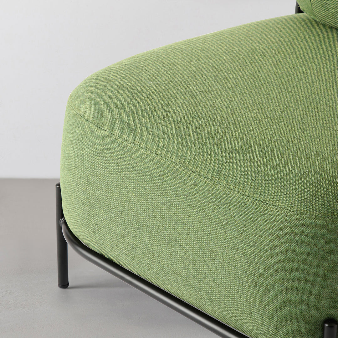Saporiti Italiaサポリティ 淡いうぐいす色のラウンジチェア Friendly - Cushion 爽やかなカラーの ラウンジチェア – KANADEMONO