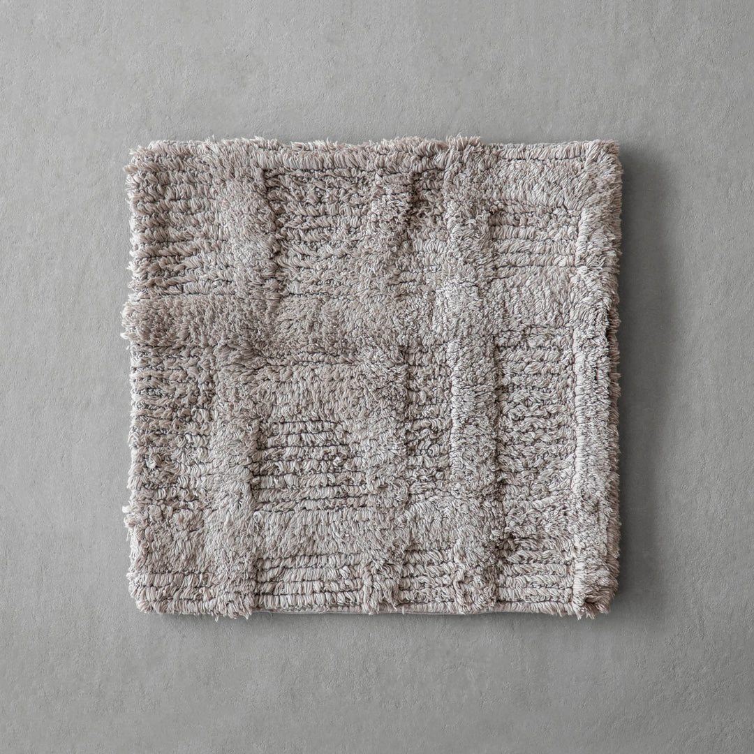 立体感のある織りの シンプルなクッションカバー - Gray – KANADEMONO