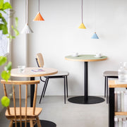 THE CAFE TABLE / リノリウム 全24色　Black Steel 1本脚 × ラウンド φ61 - 70
