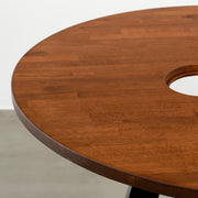 Kanademonoのラバーウッド材Brownラウンド天板とブラックの4pinアイアン脚を組み合わせた、猫穴付きのカフェテーブル（天板）