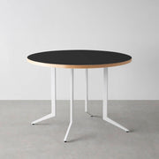 THE CAFE TABLE / リノリウム 全24色　White Steel 4本脚 × ラウンド φ81 - 100