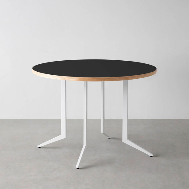 THE CAFE TABLE / リノリウム 全24色　White Steel 4本脚 × ラウンド φ81 - 100