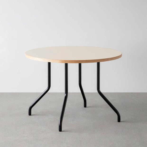THE CAFE TABLE / リノリウム 全24色　Black Steel 4本脚 × ラウンド φ81 - 100