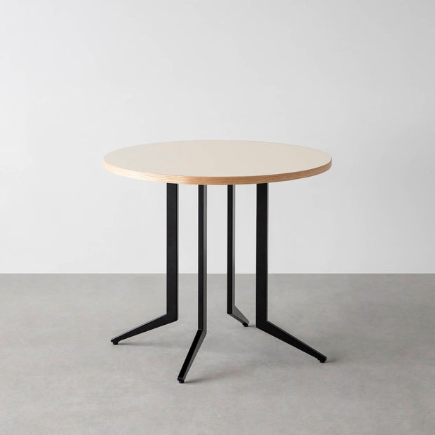 THE CAFE TABLE / リノリウム 全24色　Black Steel 4本脚 × ラウンド φ61 - 80