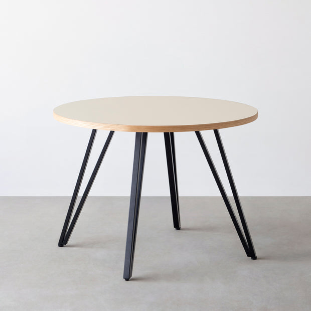 THE CAFE TABLE / リノリウム 全24色　Black Steel 4本脚 × ラウンド φ81 - 100