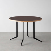 THE CAFE TABLE / リノリウム 全24色　Black Steel 4本脚 × ラウンド φ81 - 100