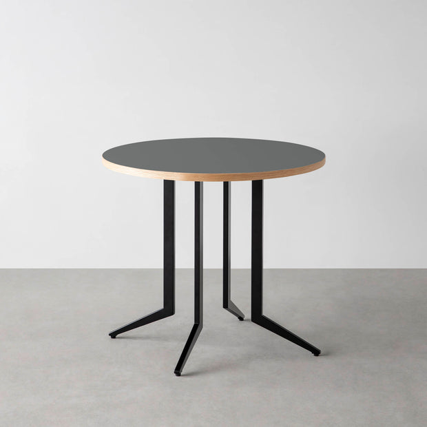 THE CAFE TABLE / リノリウム 全24色　Black Steel 4本脚 × ラウンド φ61 - 80