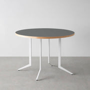 THE CAFE TABLE / リノリウム 全24色　White Steel 4本脚 × ラウンド φ81 - 100