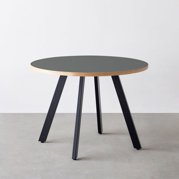THE CAFE TABLE / リノリウム 全24色　Black Steel 4本脚 × ラウンド φ81 - 100