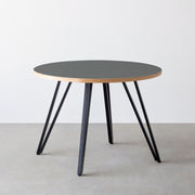 THE CAFE TABLE / リノリウム 全24色　Black Steel 4本脚 × ラウンド φ81 - 100
