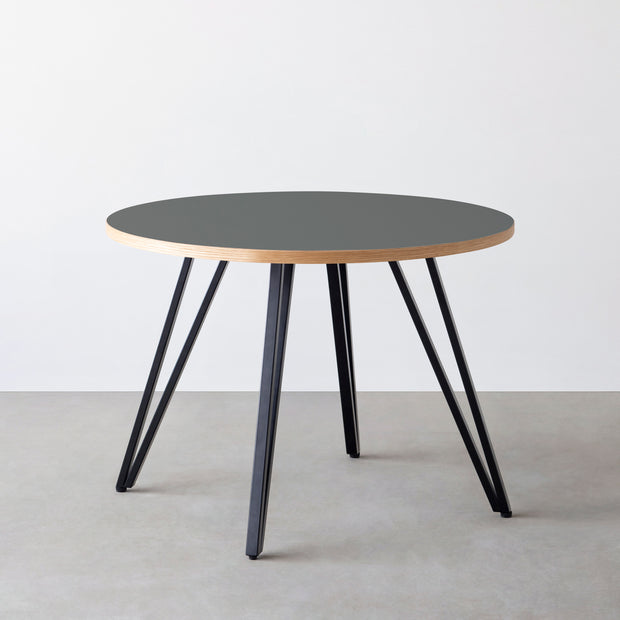THE CAFE TABLE / リノリウム 全24色　Black Steel 4本脚 × ラウンド φ81 - 100