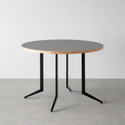 THE CAFE TABLE / リノリウム 全24色　Black Steel 4本脚 × ラウンド φ81 - 100