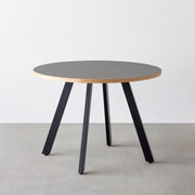 THE CAFE TABLE / リノリウム 全24色　Black Steel 4本脚 × ラウンド φ81 - 100