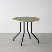THE CAFE TABLE / リノリウム 全24色　Black Steel 4本脚 × ラウンド φ61 - 80
