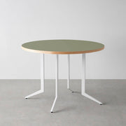 THE CAFE TABLE / リノリウム 全24色　White Steel 4本脚 × ラウンド φ81 - 100